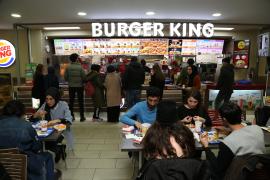 İstanbul Aydın Üniversitesi'ndeki Burger King şubesi